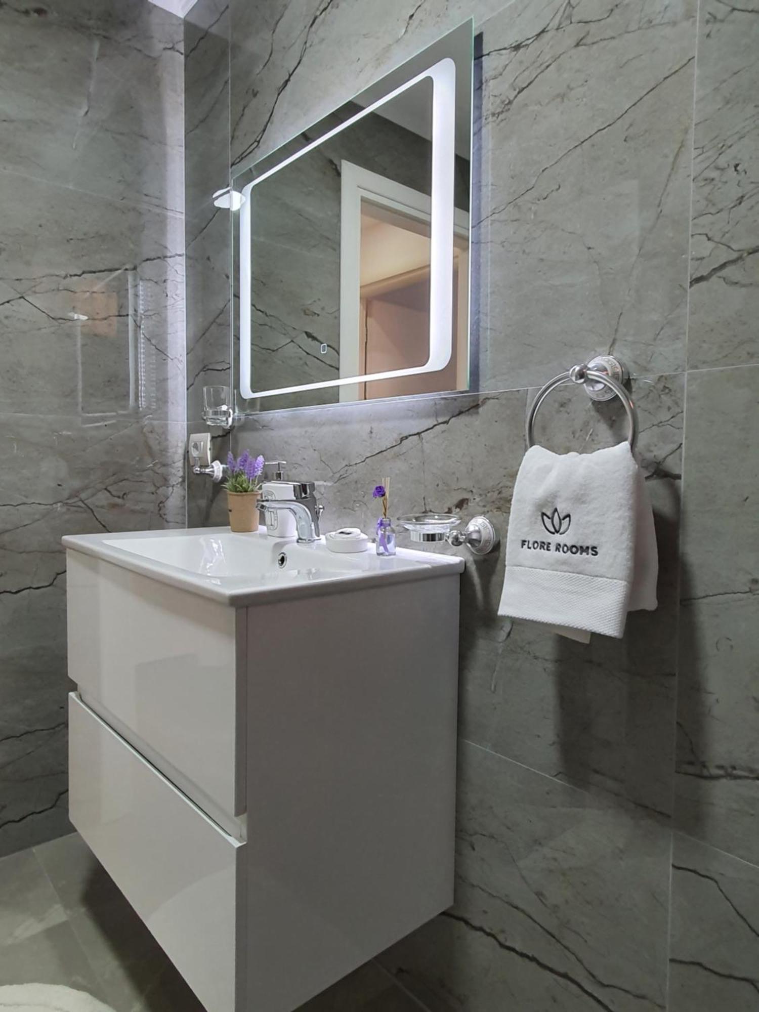 Flore Rooms Saranda Oda fotoğraf