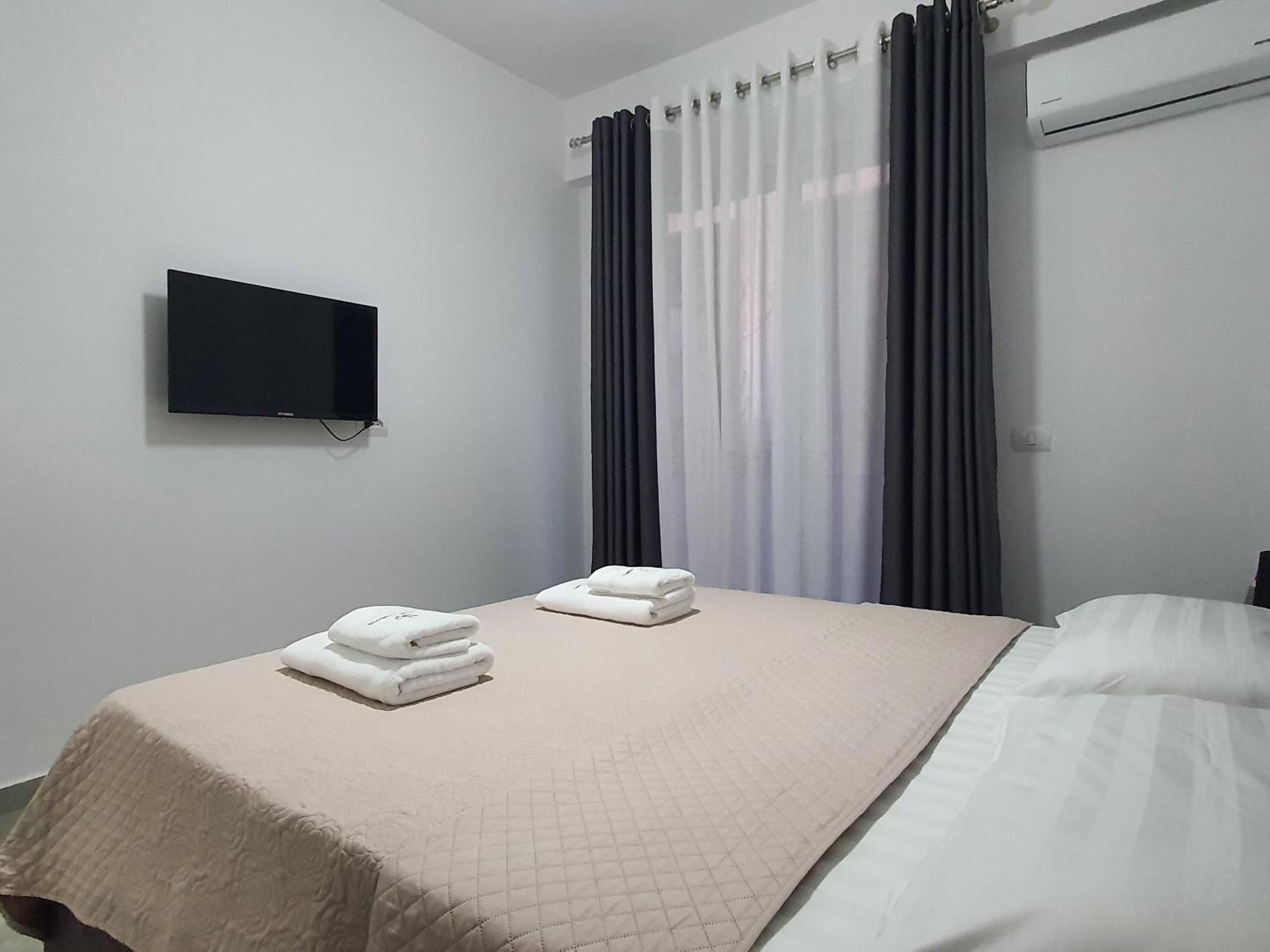 Flore Rooms Saranda Oda fotoğraf